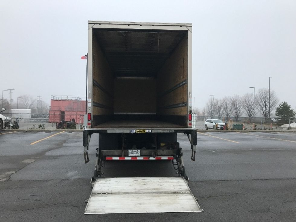 Medium Duty Box Truck-Light and Medium Duty Trucks-International-2020-MV607-Saint Laurent-PQ-146,231\n\t\tkm-$ 90,250 - Image 9