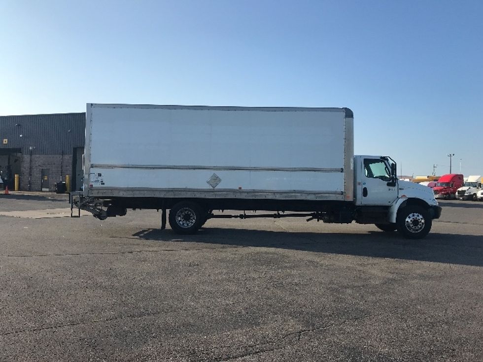 Medium Duty Box Truck-Light and Medium Duty Trucks-International-2020-MV607-Saint Laurent-PQ-180,819\n\t\tkm-$ 68,250 - Image 15
