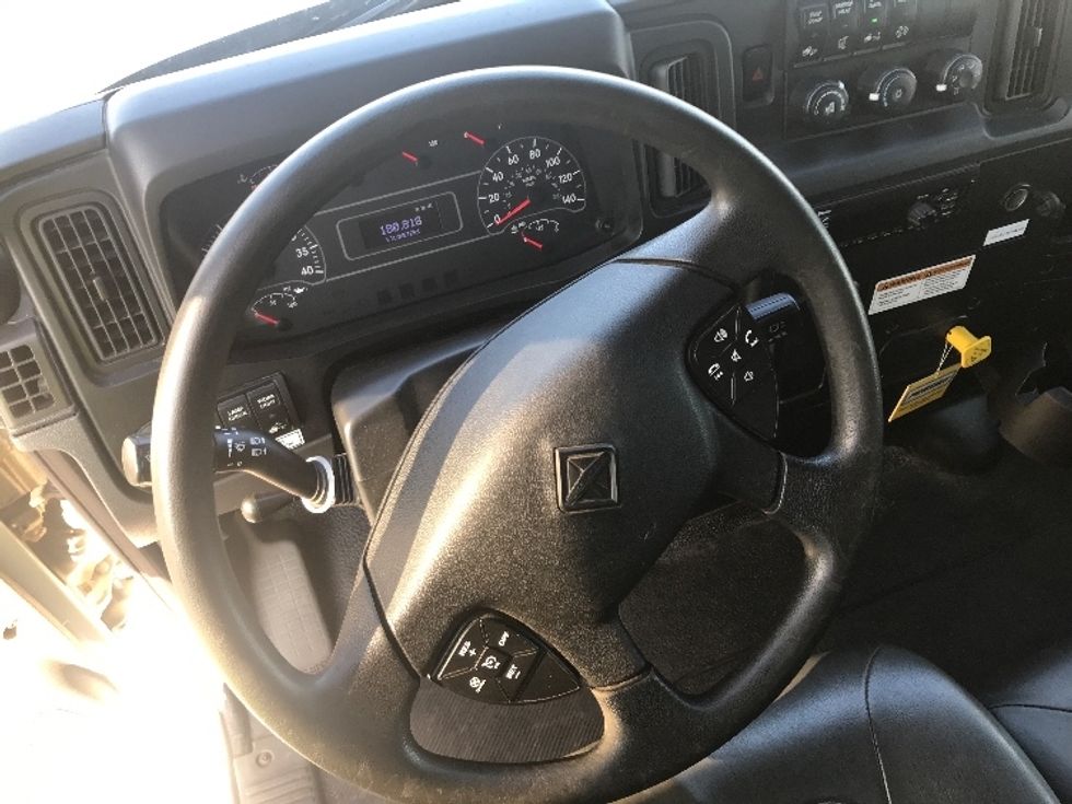 Medium Duty Box Truck-Light and Medium Duty Trucks-International-2020-MV607-Saint Laurent-PQ-180,819\n\t\tkm-$ 68,250 - Image 17