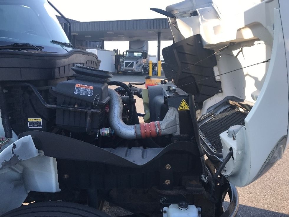 Medium Duty Box Truck-Light and Medium Duty Trucks-International-2020-MV607-Saint Laurent-PQ-180,819\n\t\tkm-$ 68,250 - Image 23