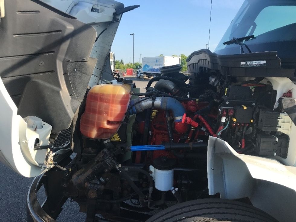 Medium Duty Box Truck-Light and Medium Duty Trucks-International-2020-MV607-Saint Laurent-PQ-180,819\n\t\tkm-$ 68,250 - Image 24