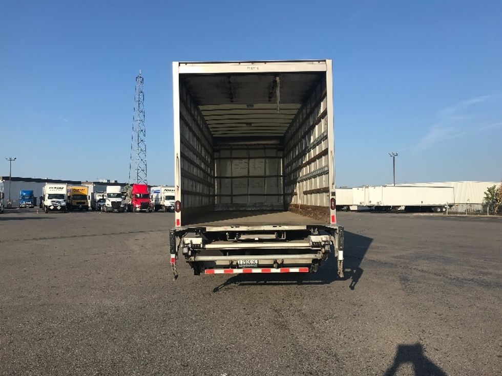 Medium Duty Box Truck-Light and Medium Duty Trucks-International-2020-MV607-Saint Laurent-PQ-180,819\n\t\tkm-$ 68,250 - Image 8