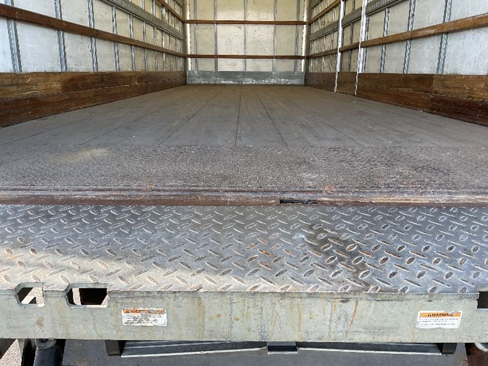 Medium Duty Box Truck-Light and Medium Duty Trucks-International-2020-MV607-Saint Laurent-PQ-181,710\n\t\tkm-$ 68,250 - Image 10