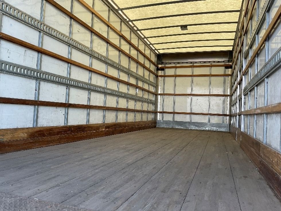 Medium Duty Box Truck-Light and Medium Duty Trucks-International-2020-MV607-Saint Laurent-PQ-181,710\n\t\tkm-$ 68,250 - Image 11