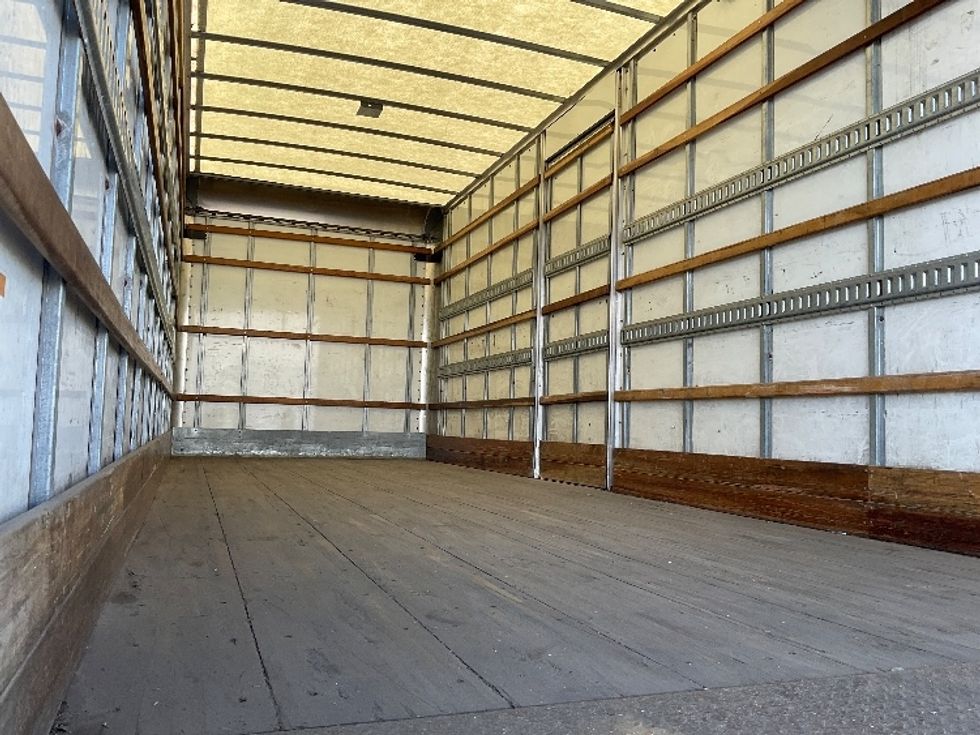 Medium Duty Box Truck-Light and Medium Duty Trucks-International-2020-MV607-Saint Laurent-PQ-181,710\n\t\tkm-$ 68,250 - Image 12