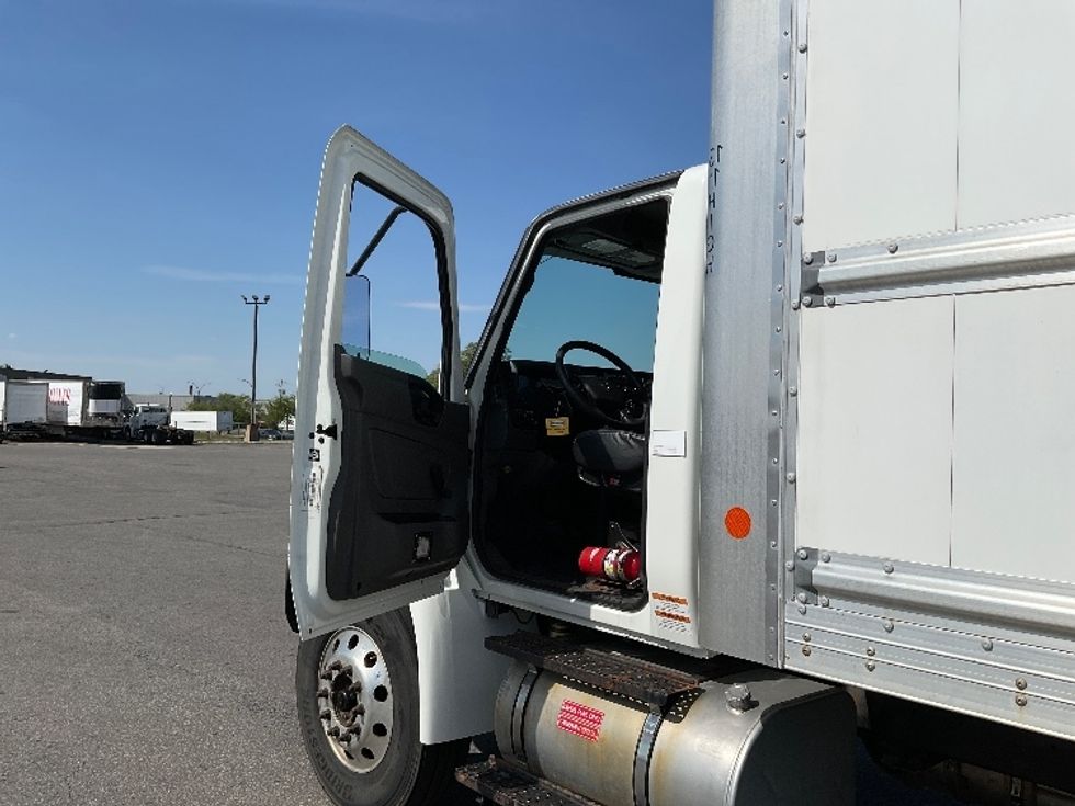 Medium Duty Box Truck-Light and Medium Duty Trucks-International-2020-MV607-Saint Laurent-PQ-181,710\n\t\tkm-$ 68,250 - Image 16