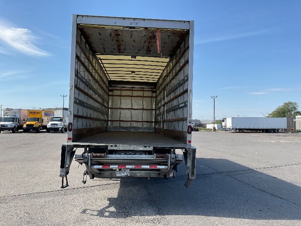 Medium Duty Box Truck-Light and Medium Duty Trucks-International-2020-MV607-Saint Laurent-PQ-181,710\n\t\tkm-$ 68,250 - Image 8