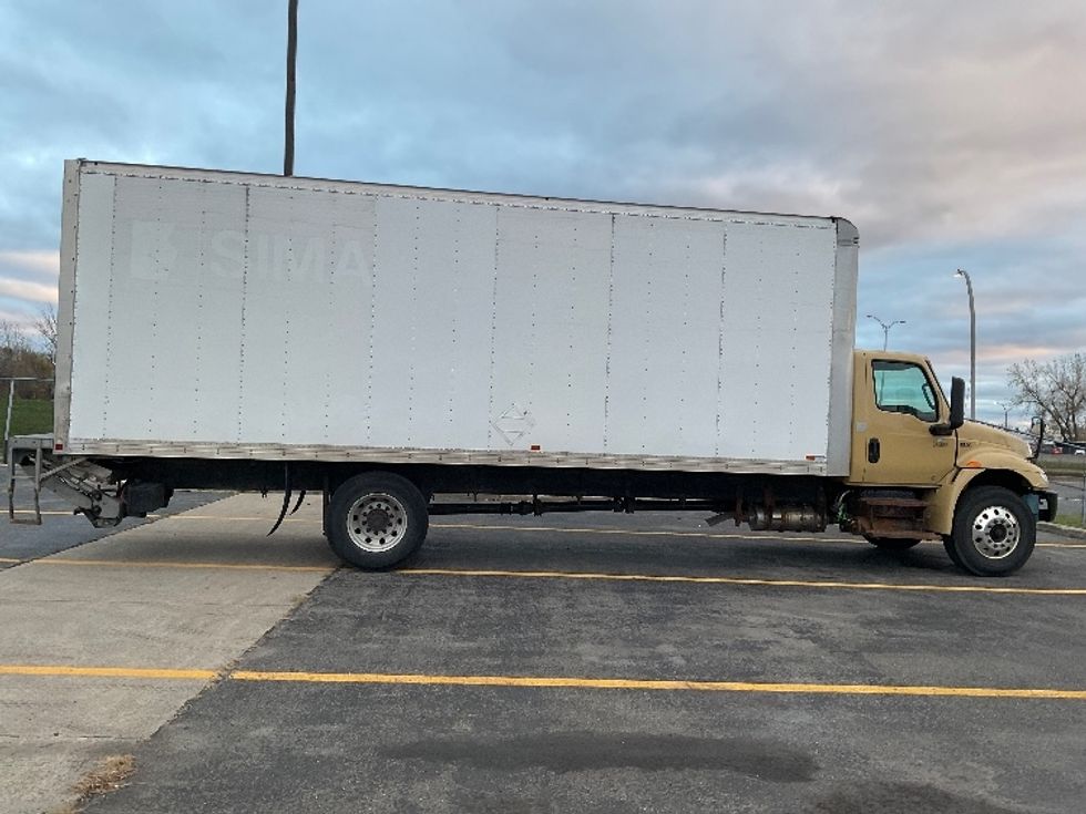 Medium Duty Box Truck-Light and Medium Duty Trucks-International-2020-MV607-Saint Laurent-PQ-207,780\n\t\tkm-$ 61,750 - Image 16