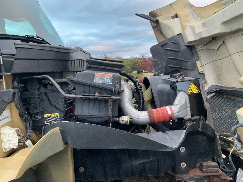 Medium Duty Box Truck-Light and Medium Duty Trucks-International-2020-MV607-Saint Laurent-PQ-207,780\n\t\tkm-$ 61,750 - Image 22