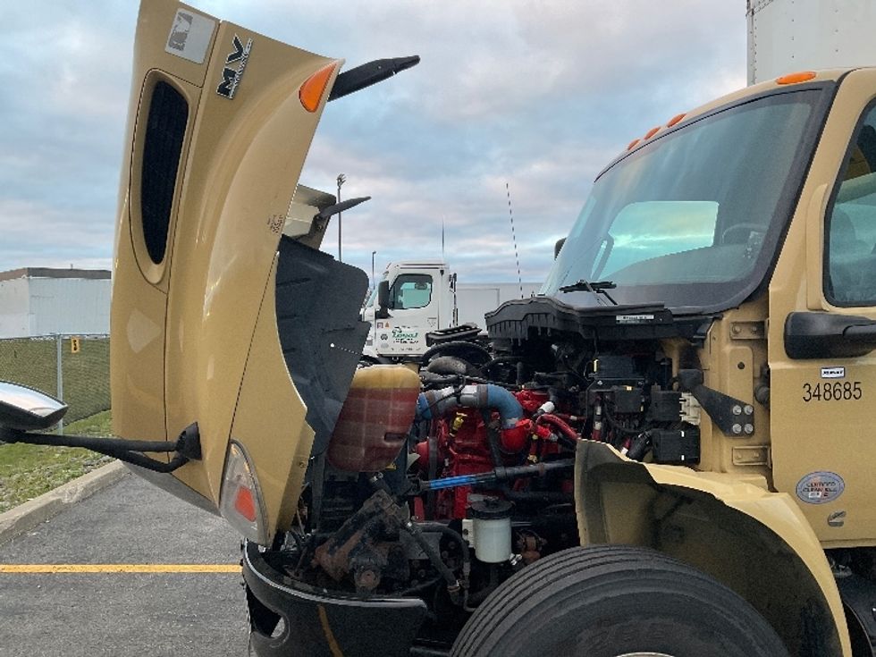 Medium Duty Box Truck-Light and Medium Duty Trucks-International-2020-MV607-Saint Laurent-PQ-207,780\n\t\tkm-$ 61,750 - Image 23