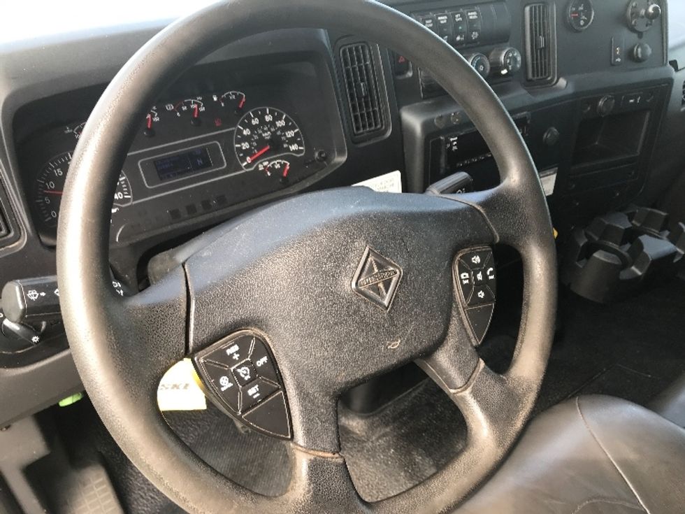 Medium Duty Box Truck-Light and Medium Duty Trucks-International-2020-MV607-Saint Laurent-PQ-210,015\n\t\tkm-$ 65,250 - Image 17