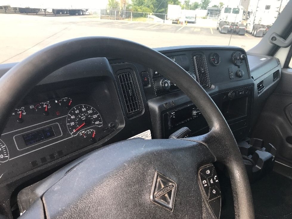 Medium Duty Box Truck-Light and Medium Duty Trucks-International-2020-MV607-Saint Laurent-PQ-210,015\n\t\tkm-$ 65,250 - Image 18