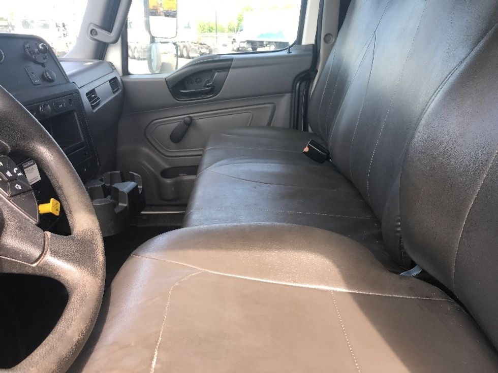 Medium Duty Box Truck-Light and Medium Duty Trucks-International-2020-MV607-Saint Laurent-PQ-210,015\n\t\tkm-$ 65,250 - Image 19