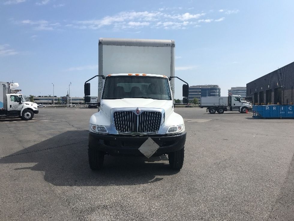 Medium Duty Box Truck-Light and Medium Duty Trucks-International-2020-MV607-Saint Laurent-PQ-210,015\n\t\tkm-$ 65,250 - Image 2