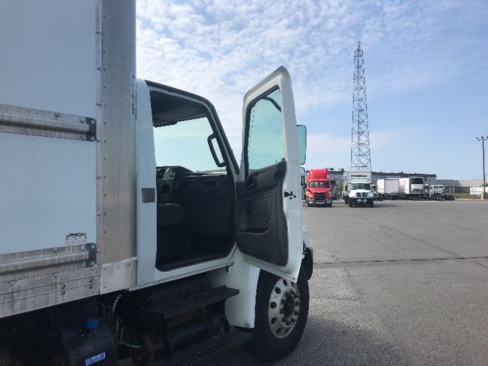 Medium Duty Box Truck-Light and Medium Duty Trucks-International-2020-MV607-Saint Laurent-PQ-210,015\n\t\tkm-$ 65,250 - Image 20