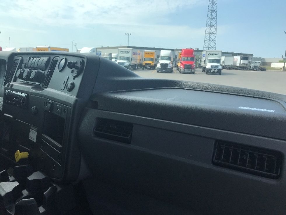 Medium Duty Box Truck-Light and Medium Duty Trucks-International-2020-MV607-Saint Laurent-PQ-210,015\n\t\tkm-$ 65,250 - Image 21