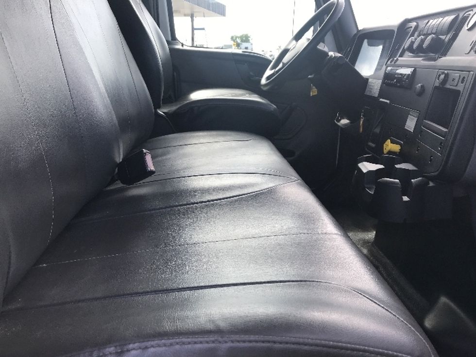 Medium Duty Box Truck-Light and Medium Duty Trucks-International-2020-MV607-Saint Laurent-PQ-210,015\n\t\tkm-$ 65,250 - Image 22