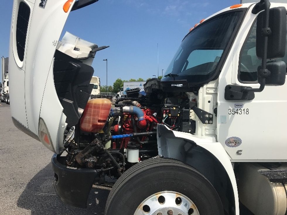 Medium Duty Box Truck-Light and Medium Duty Trucks-International-2020-MV607-Saint Laurent-PQ-210,015\n\t\tkm-$ 65,250 - Image 24