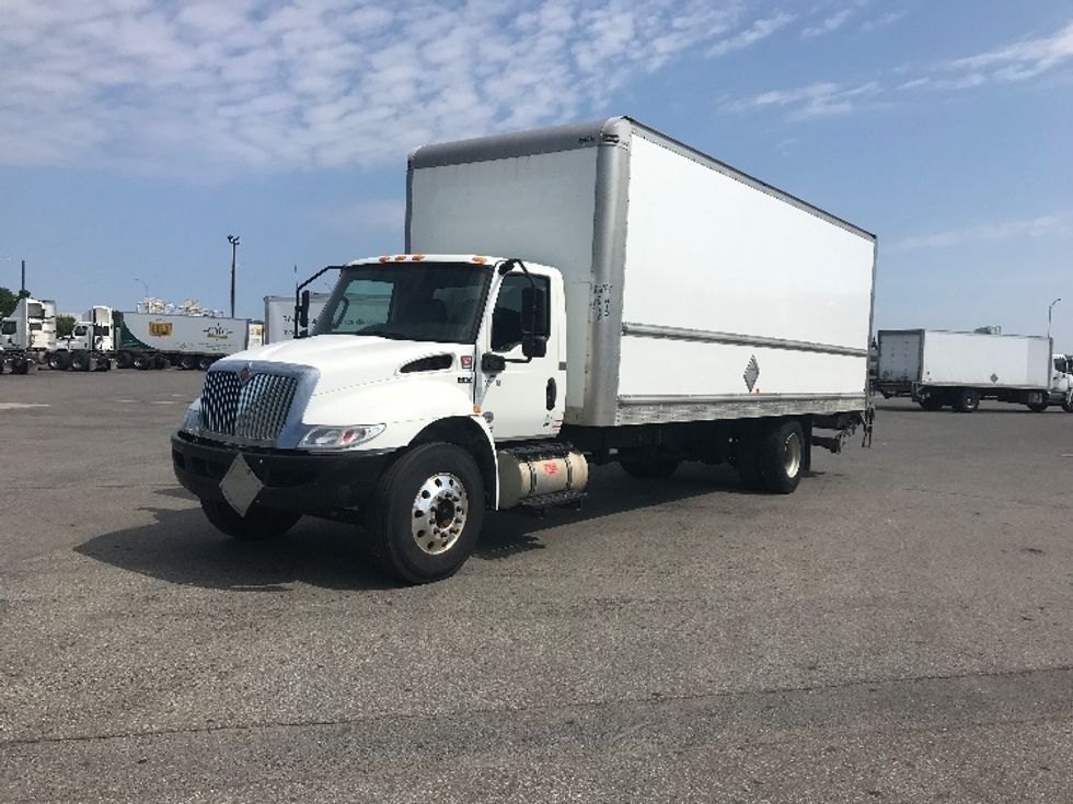Medium Duty Box Truck-Light and Medium Duty Trucks-International-2020-MV607-Saint Laurent-PQ-210,015\n\t\tkm-$ 65,250 - Image 3