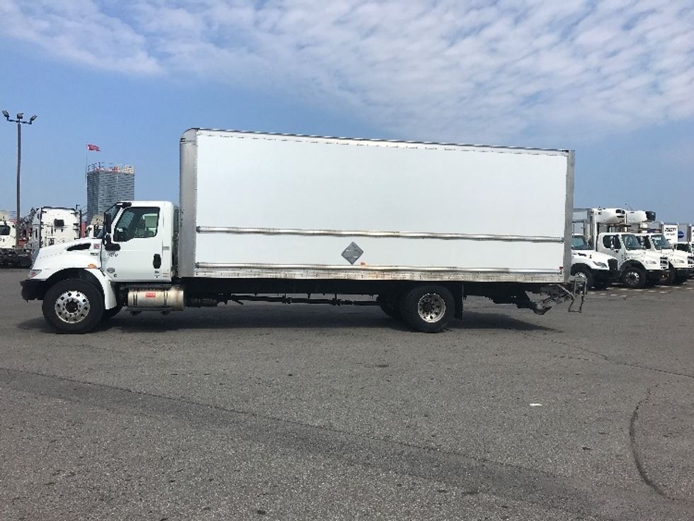 Medium Duty Box Truck-Light and Medium Duty Trucks-International-2020-MV607-Saint Laurent-PQ-210,015\n\t\tkm-$ 65,250 - Image 4