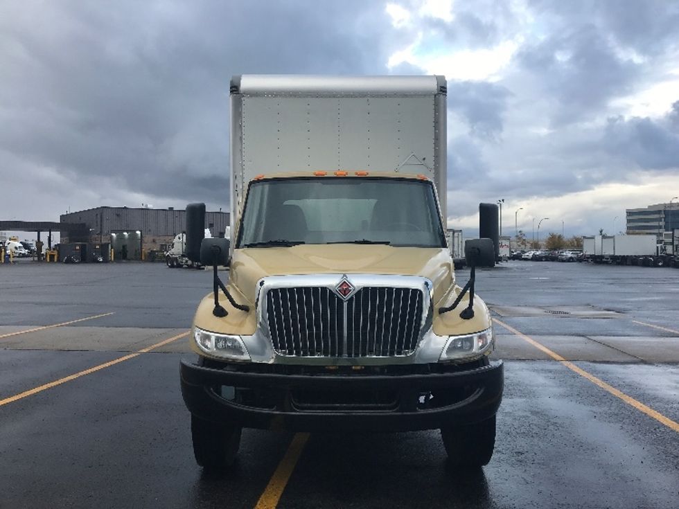 Medium Duty Box Truck-Light and Medium Duty Trucks-International-2020-MV607-Saint Laurent-PQ-217,731\n\t\tkm-$ 60,500 - Image 2