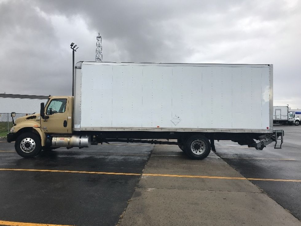 Medium Duty Box Truck-Light and Medium Duty Trucks-International-2020-MV607-Saint Laurent-PQ-217,731\n\t\tkm-$ 60,500 - Image 4