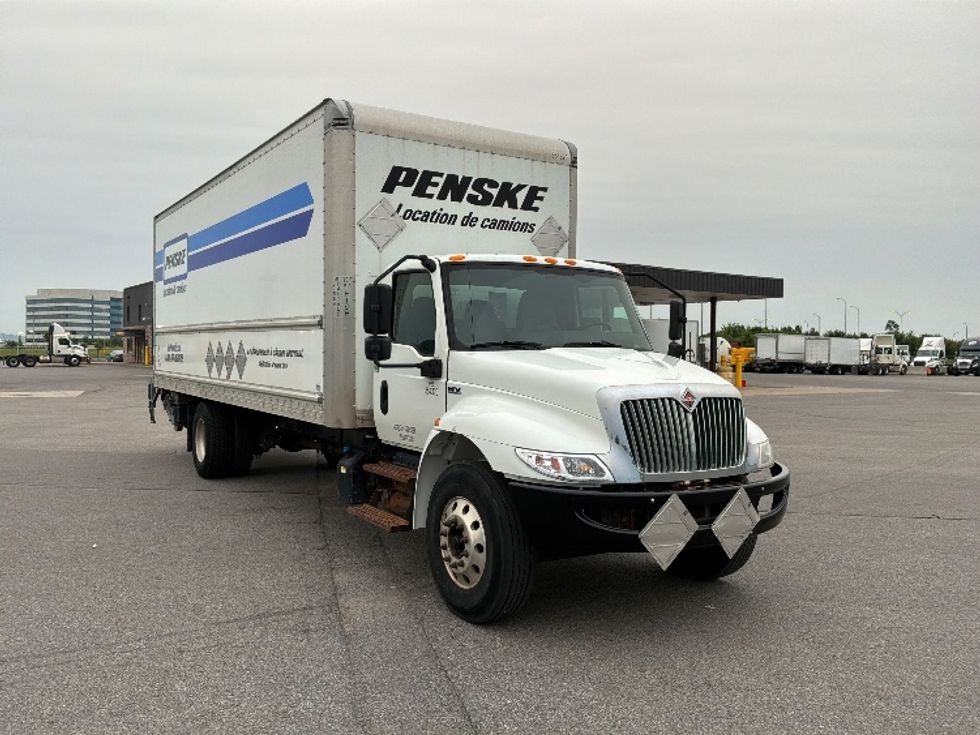 Medium Duty Box Truck-Light and Medium Duty Trucks-International-2020-MV607-Saint Laurent-PQ-226,394\n\t\tkm-$ 56,750 - Image 1