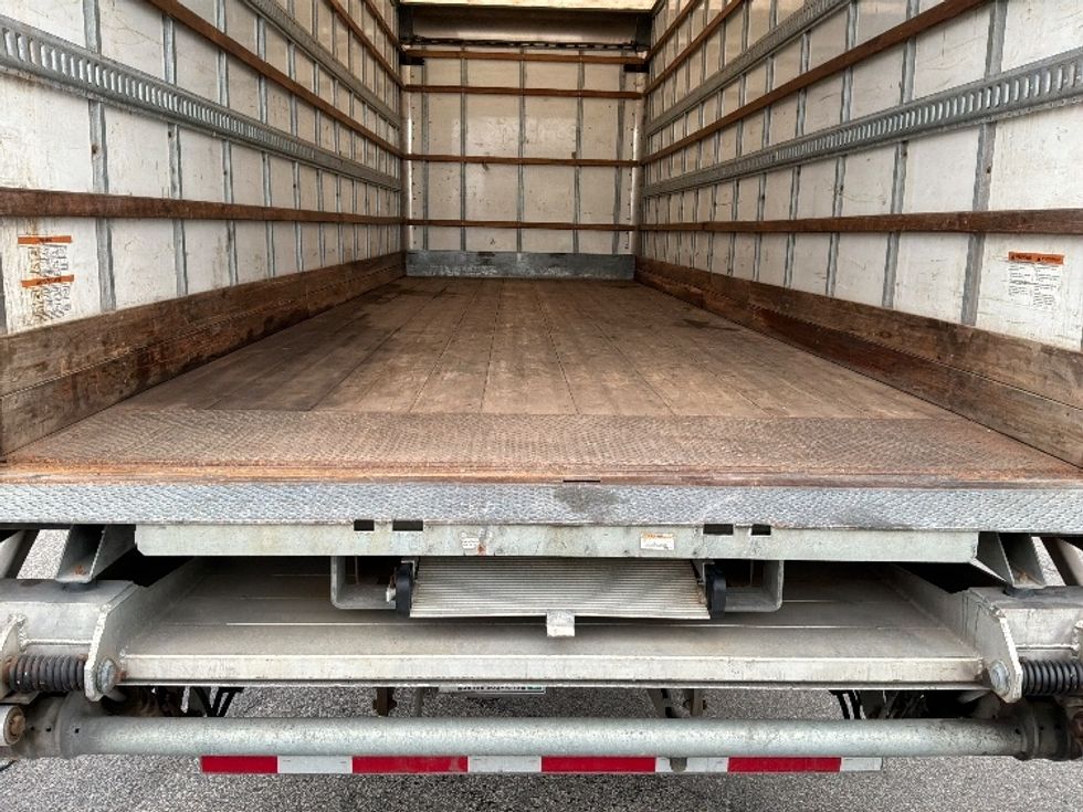 Medium Duty Box Truck-Light and Medium Duty Trucks-International-2020-MV607-Saint Laurent-PQ-226,394\n\t\tkm-$ 56,750 - Image 12