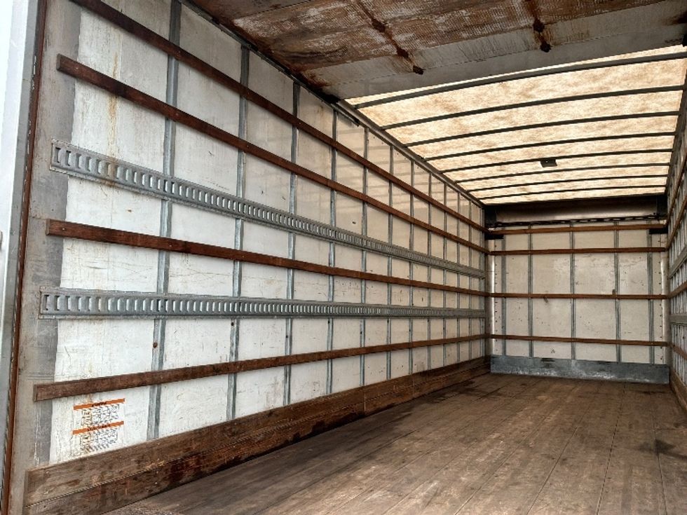 Medium Duty Box Truck-Light and Medium Duty Trucks-International-2020-MV607-Saint Laurent-PQ-226,394\n\t\tkm-$ 56,750 - Image 13