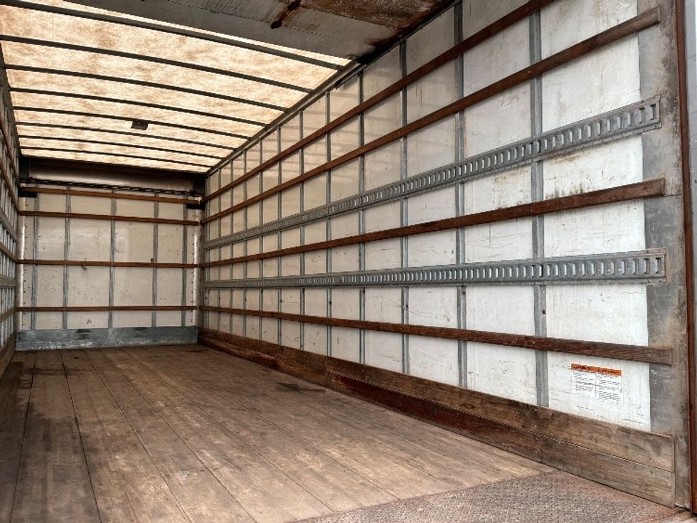 Medium Duty Box Truck-Light and Medium Duty Trucks-International-2020-MV607-Saint Laurent-PQ-226,394\n\t\tkm-$ 56,750 - Image 14
