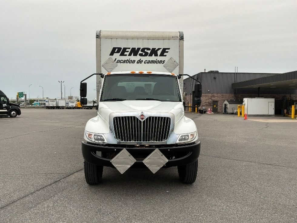 Medium Duty Box Truck-Light and Medium Duty Trucks-International-2020-MV607-Saint Laurent-PQ-226,394\n\t\tkm-$ 56,750 - Image 2
