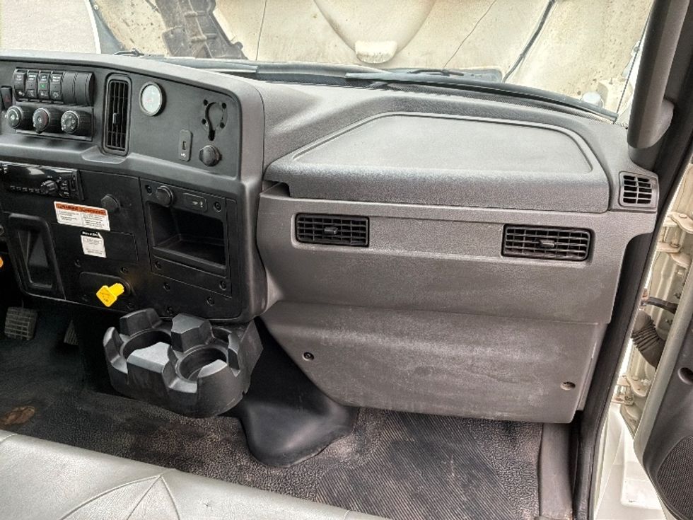 Medium Duty Box Truck-Light and Medium Duty Trucks-International-2020-MV607-Saint Laurent-PQ-226,394\n\t\tkm-$ 56,750 - Image 20