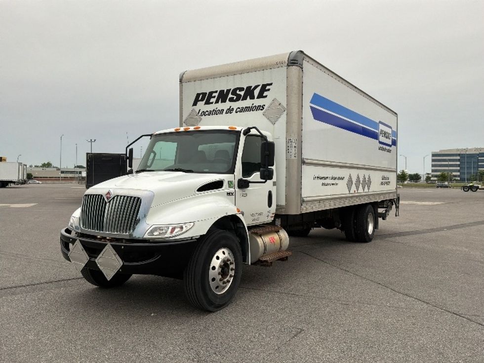 Medium Duty Box Truck-Light and Medium Duty Trucks-International-2020-MV607-Saint Laurent-PQ-226,394\n\t\tkm-$ 56,750 - Image 3