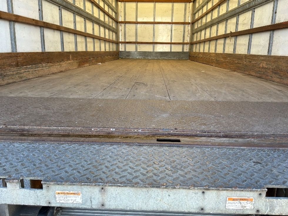 Medium Duty Box Truck-Light and Medium Duty Trucks-International-2020-MV607-Saint Laurent-PQ-235,565\n\t\tkm-$ 55,750 - Image 10