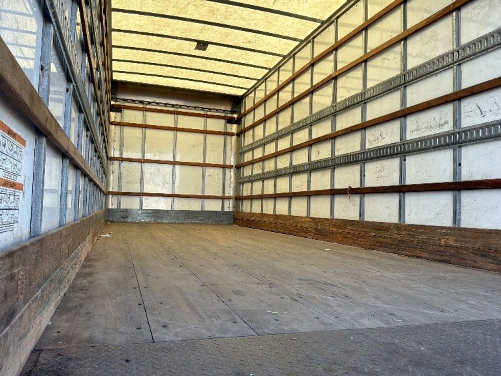 Medium Duty Box Truck-Light and Medium Duty Trucks-International-2020-MV607-Saint Laurent-PQ-235,565\n\t\tkm-$ 55,750 - Image 12