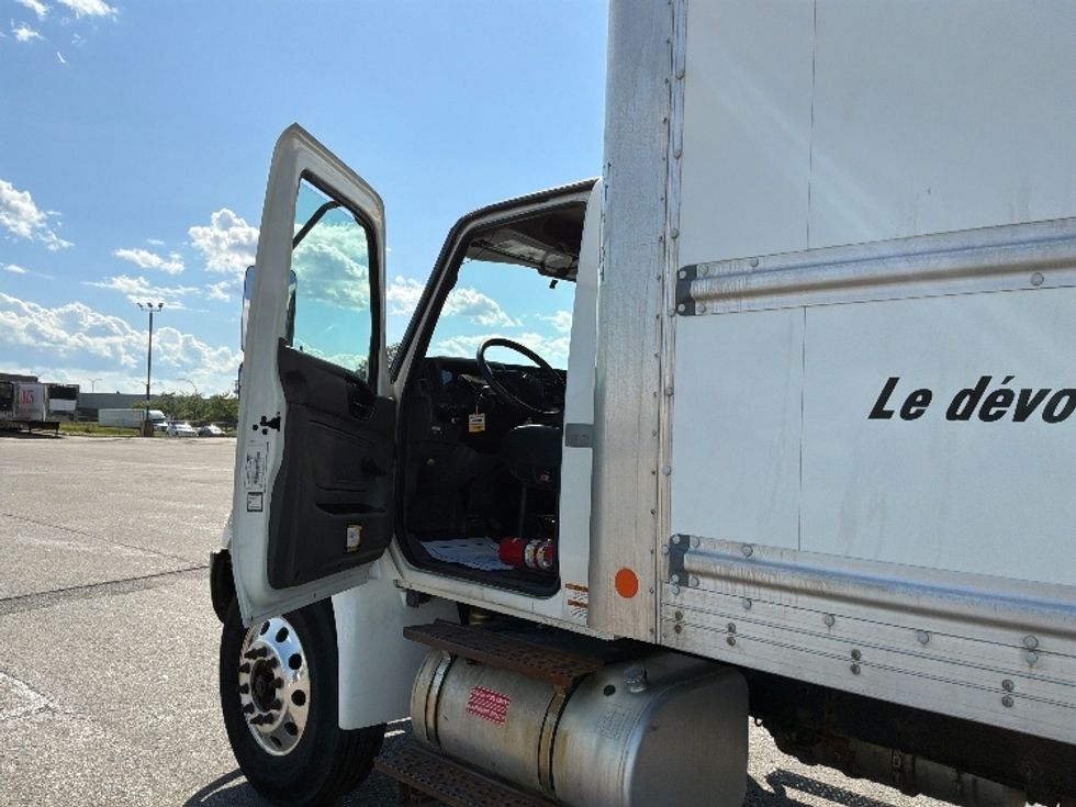 Medium Duty Box Truck-Light and Medium Duty Trucks-International-2020-MV607-Saint Laurent-PQ-235,565\n\t\tkm-$ 55,750 - Image 16