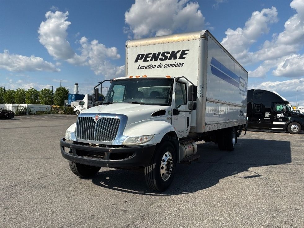 Medium Duty Box Truck-Light and Medium Duty Trucks-International-2020-MV607-Saint Laurent-PQ-235,565\n\t\tkm-$ 55,750 - Image 3