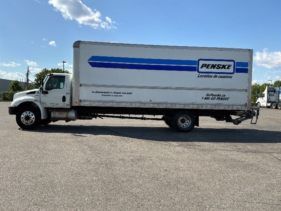 Medium Duty Box Truck-Light and Medium Duty Trucks-International-2020-MV607-Saint Laurent-PQ-235,565\n\t\tkm-$ 55,750 - Image 4