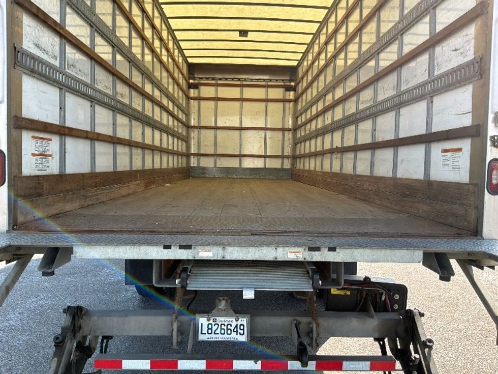 Medium Duty Box Truck-Light and Medium Duty Trucks-International-2020-MV607-Saint Laurent-PQ-235,565\n\t\tkm-$ 55,750 - Image 8