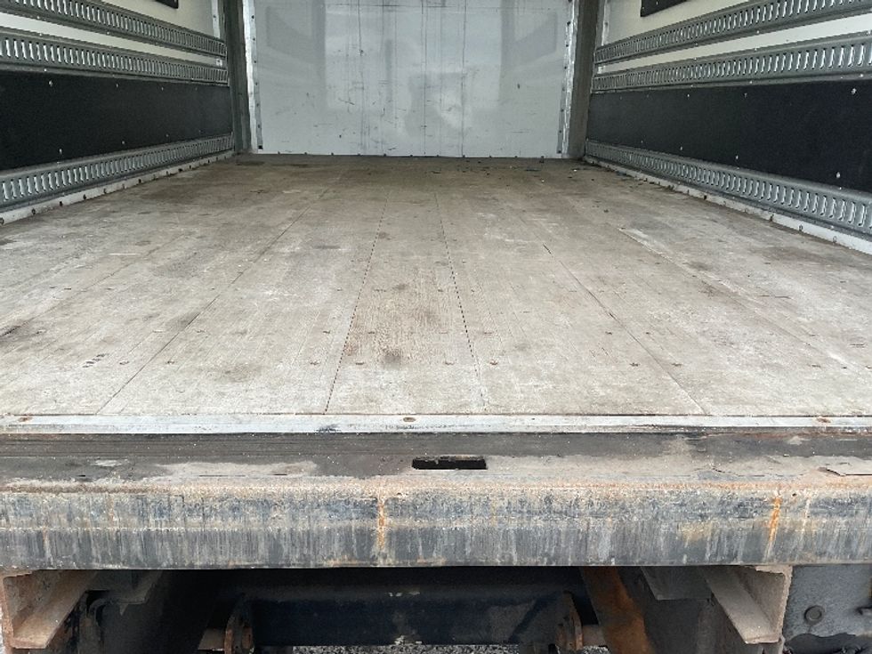 Medium Duty Box Truck-Light and Medium Duty Trucks-International-2020-MV607-Saint Laurent-PQ-24,773\n\t\tkm-$ 79,250 - Image 10