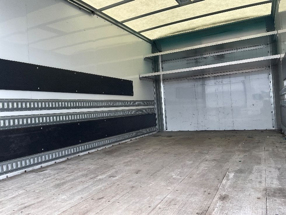 Medium Duty Box Truck-Light and Medium Duty Trucks-International-2020-MV607-Saint Laurent-PQ-24,773\n\t\tkm-$ 79,250 - Image 11