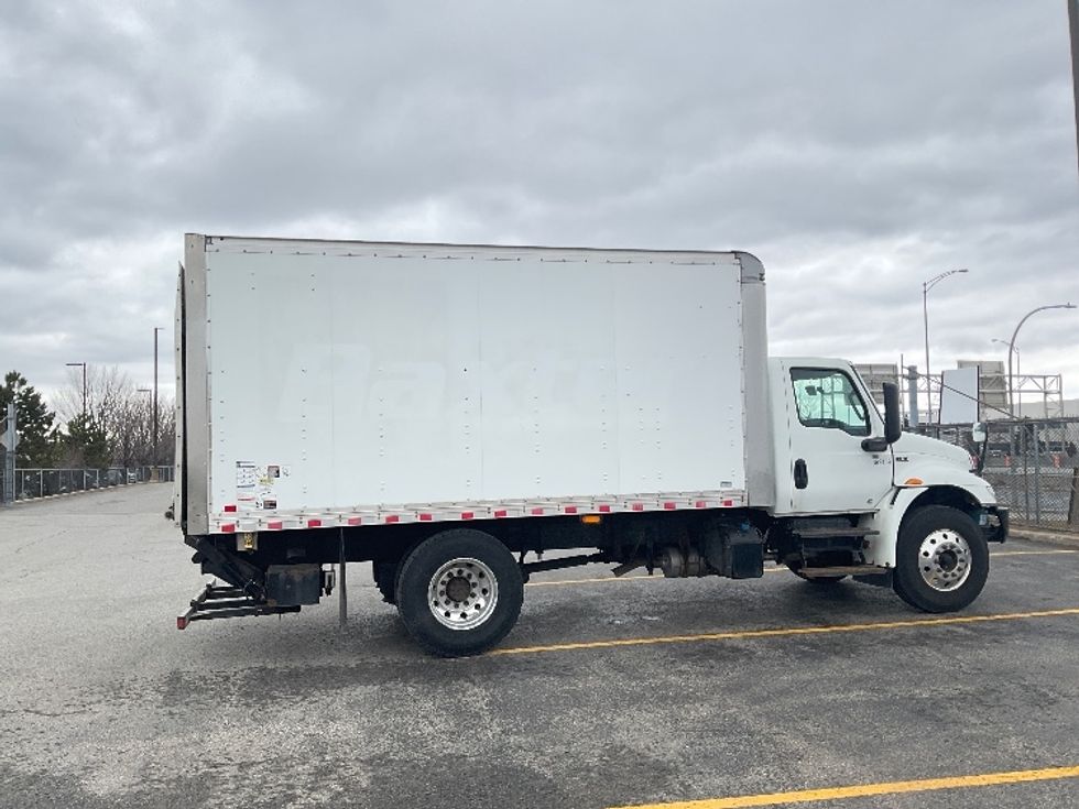 Medium Duty Box Truck-Light and Medium Duty Trucks-International-2020-MV607-Saint Laurent-PQ-24,773\n\t\tkm-$ 79,250 - Image 15