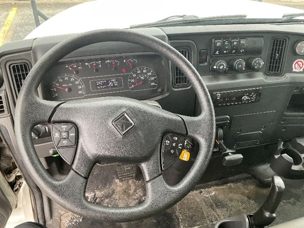 Medium Duty Box Truck-Light and Medium Duty Trucks-International-2020-MV607-Saint Laurent-PQ-24,773\n\t\tkm-$ 79,250 - Image 18
