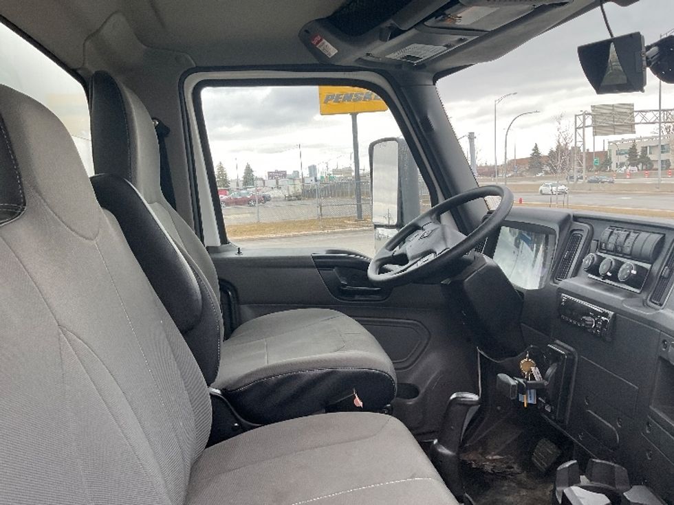 Medium Duty Box Truck-Light and Medium Duty Trucks-International-2020-MV607-Saint Laurent-PQ-24,773\n\t\tkm-$ 79,250 - Image 22