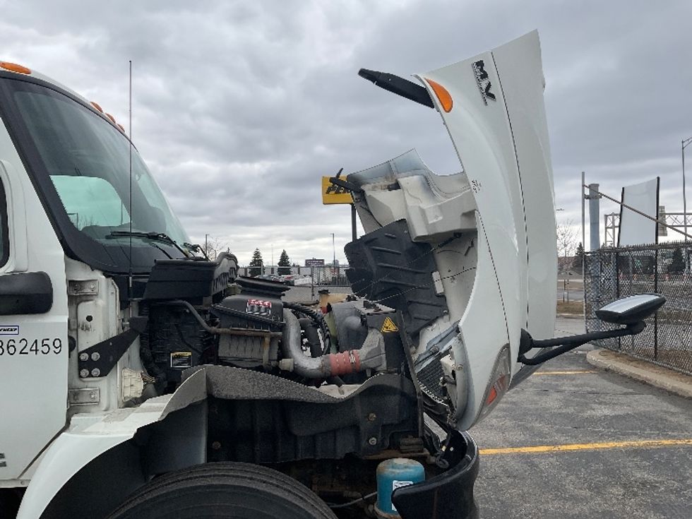 Medium Duty Box Truck-Light and Medium Duty Trucks-International-2020-MV607-Saint Laurent-PQ-24,773\n\t\tkm-$ 79,250 - Image 23