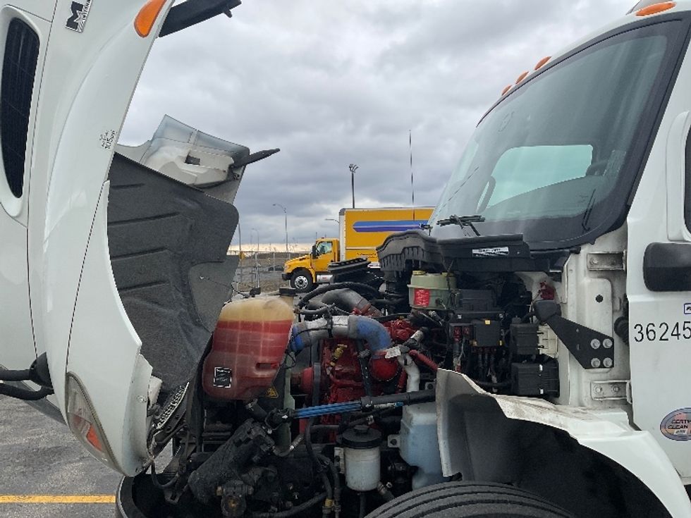 Medium Duty Box Truck-Light and Medium Duty Trucks-International-2020-MV607-Saint Laurent-PQ-24,773\n\t\tkm-$ 79,250 - Image 24