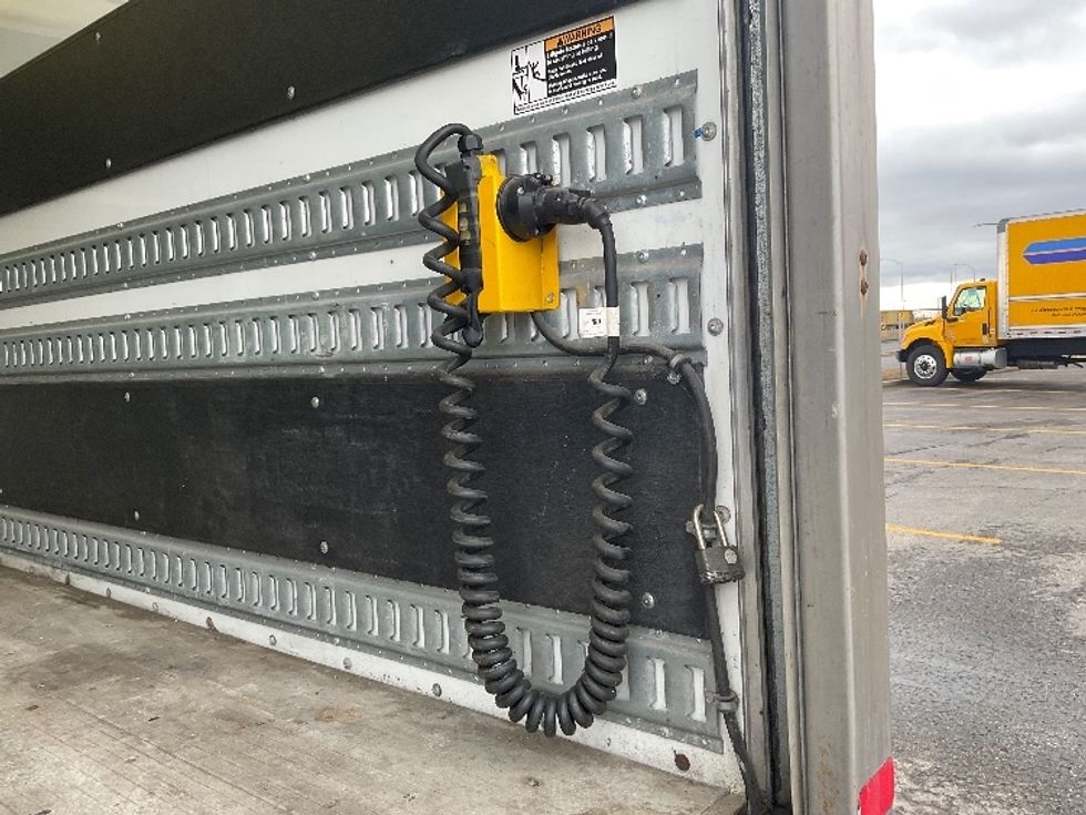 Medium Duty Box Truck-Light and Medium Duty Trucks-International-2020-MV607-Saint Laurent-PQ-24,773\n\t\tkm-$ 79,250 - Image 25