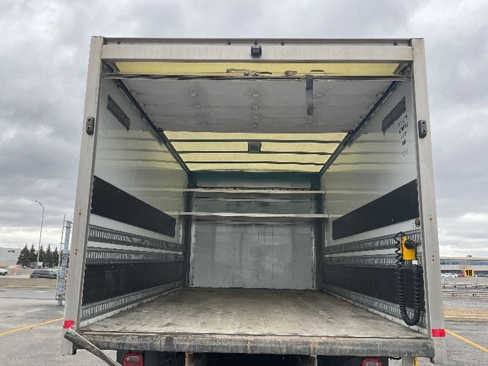 Medium Duty Box Truck-Light and Medium Duty Trucks-International-2020-MV607-Saint Laurent-PQ-24,773\n\t\tkm-$ 79,250 - Image 8