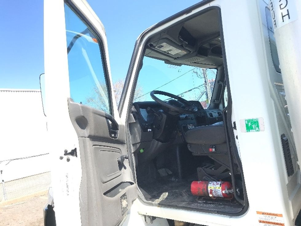 Medium Duty Box Truck-Light and Medium Duty Trucks-International-2020-MV607-Saint Laurent-PQ-251,890\n\t\tkm-$ 55,250 - Image 16