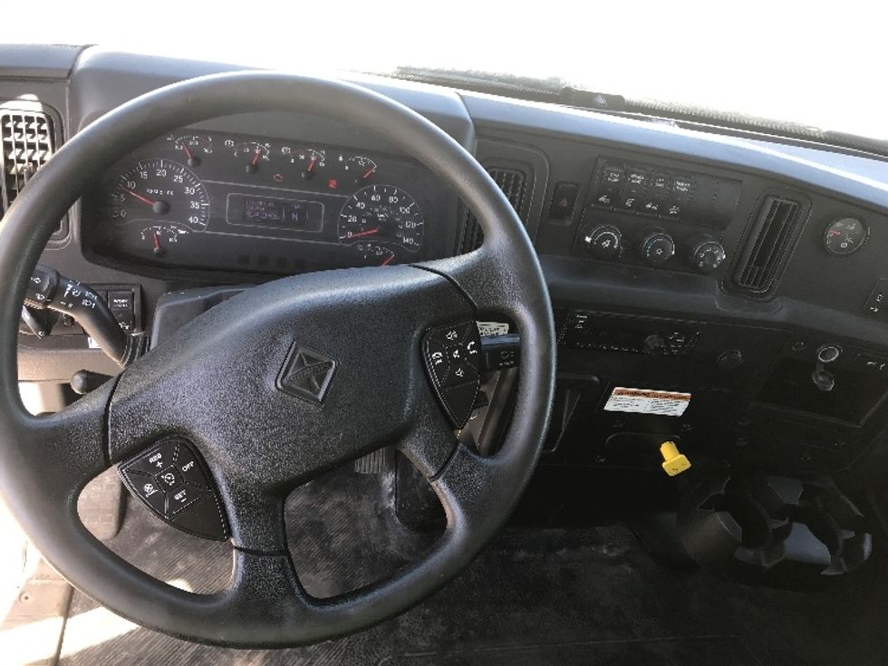 Medium Duty Box Truck-Light and Medium Duty Trucks-International-2020-MV607-Saint Laurent-PQ-251,890\n\t\tkm-$ 55,250 - Image 18